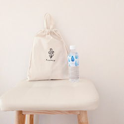 【送料無料】名入れ 刺繍 選べるデザイン 巾着バッグ　A4 お着換え袋　体操着入れ　巾着袋　入園入学　 5枚目の画像