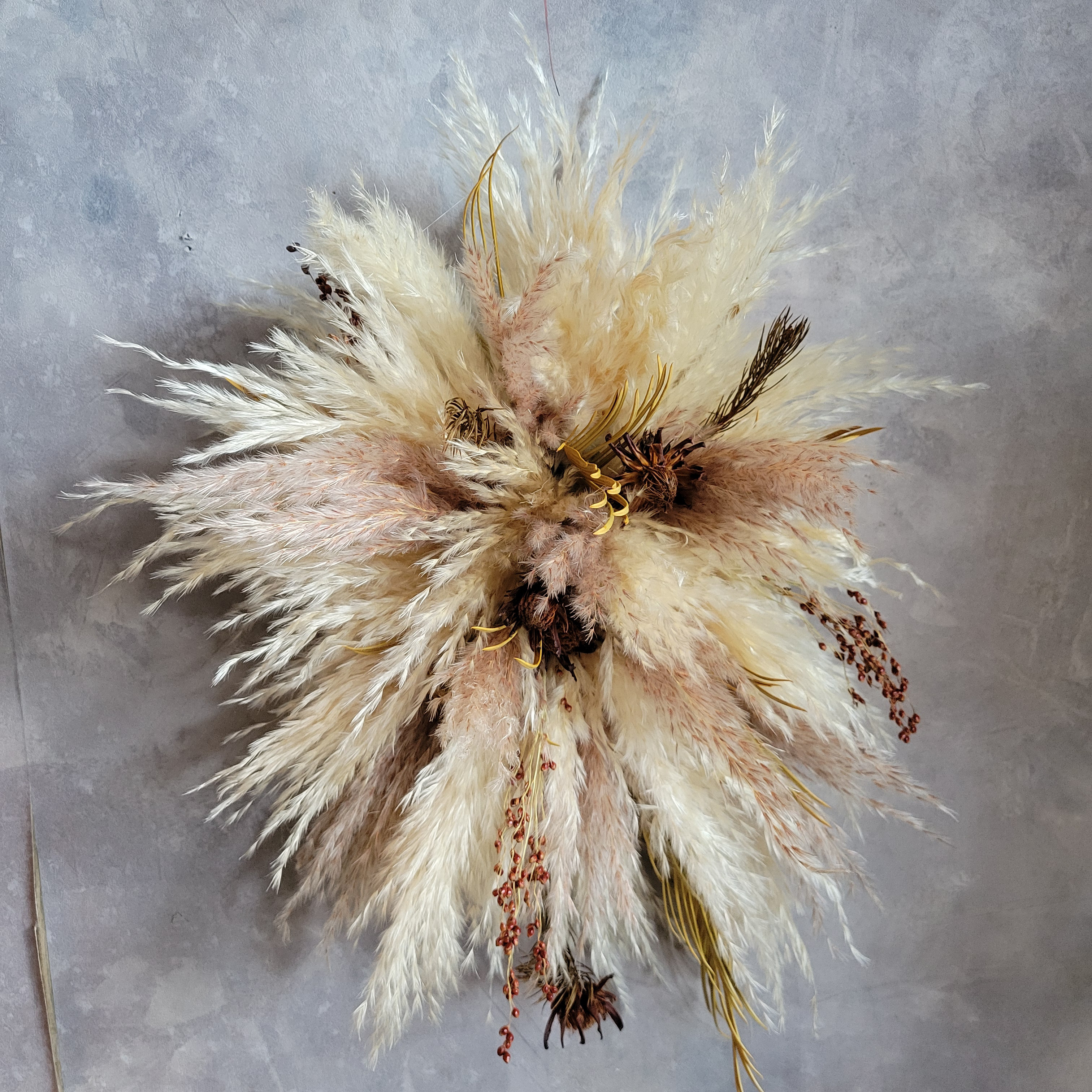 パンパスグラスとドライフラワーの壁掛け*ドロップ型*ブラウン 10,296円