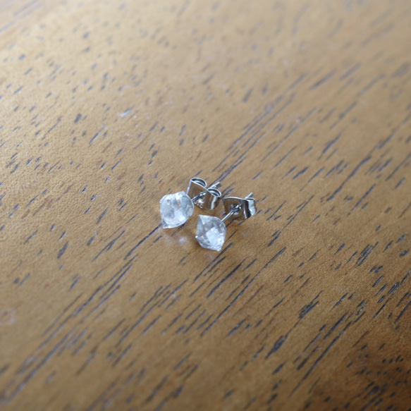 （獨一無二）赫基蒙鑽石耳環（8毫米，醫用不鏽鋼） 第5張的照片