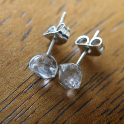 （獨一無二）赫基蒙鑽石耳環（8毫米，醫用不鏽鋼） 第2張的照片