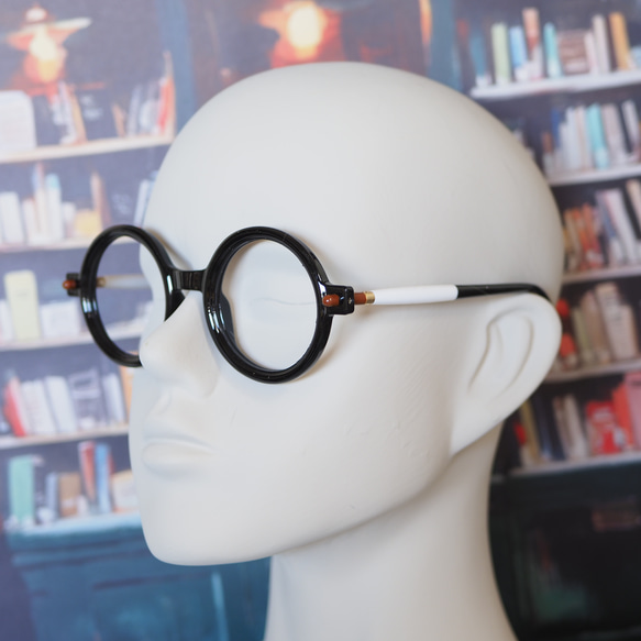 【在庫限り販売終了】まんまるレトロなフレーム ｜ブラック×ホワイト 3枚目の画像