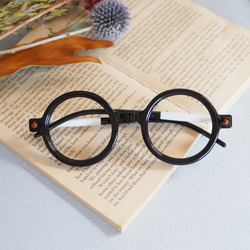 【在庫限り販売終了】まんまるレトロなフレーム ｜ブラック×ホワイト 1枚目の画像