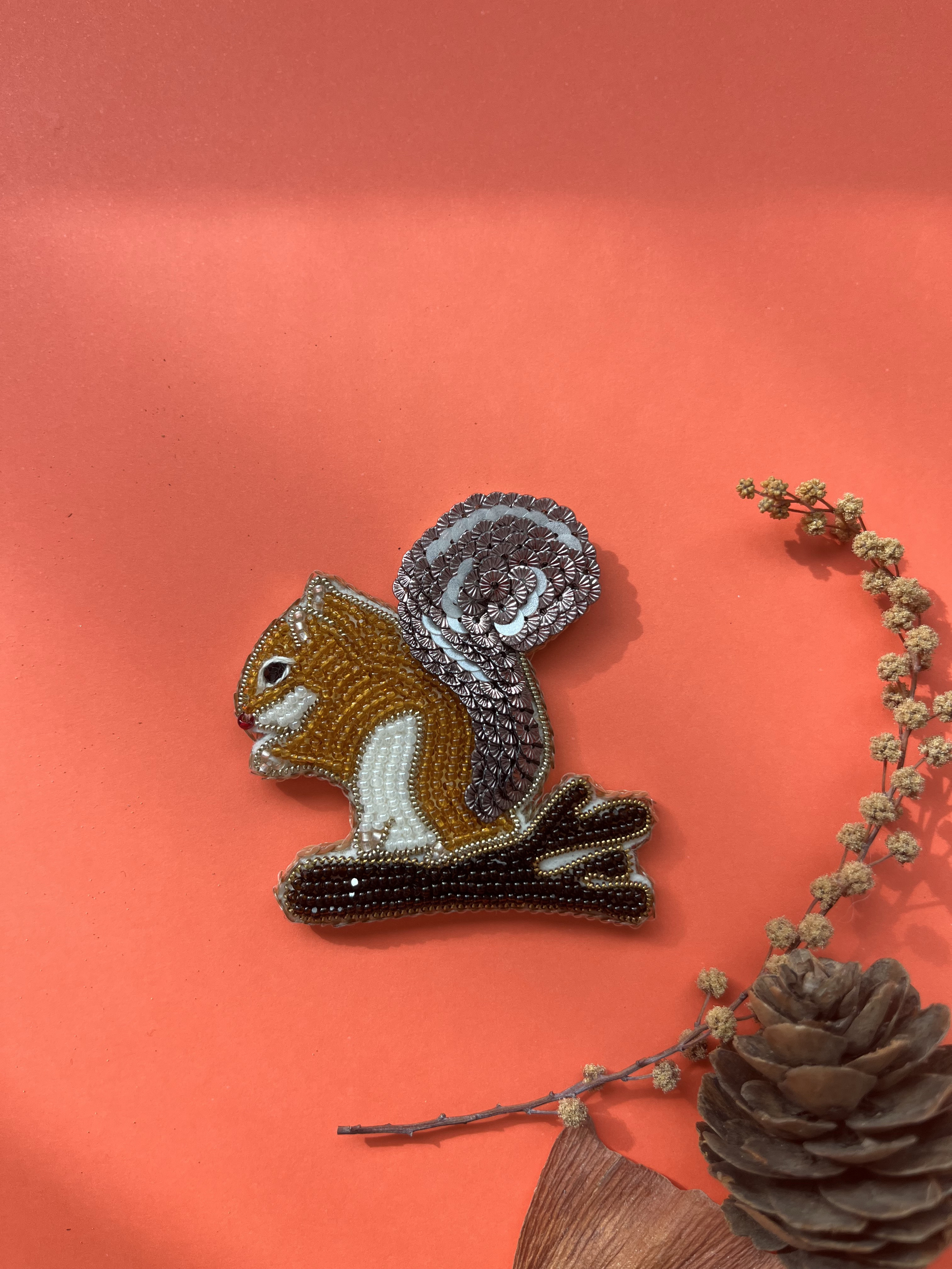 ハロウィンリス️ビーズ刺繍　ブローチ