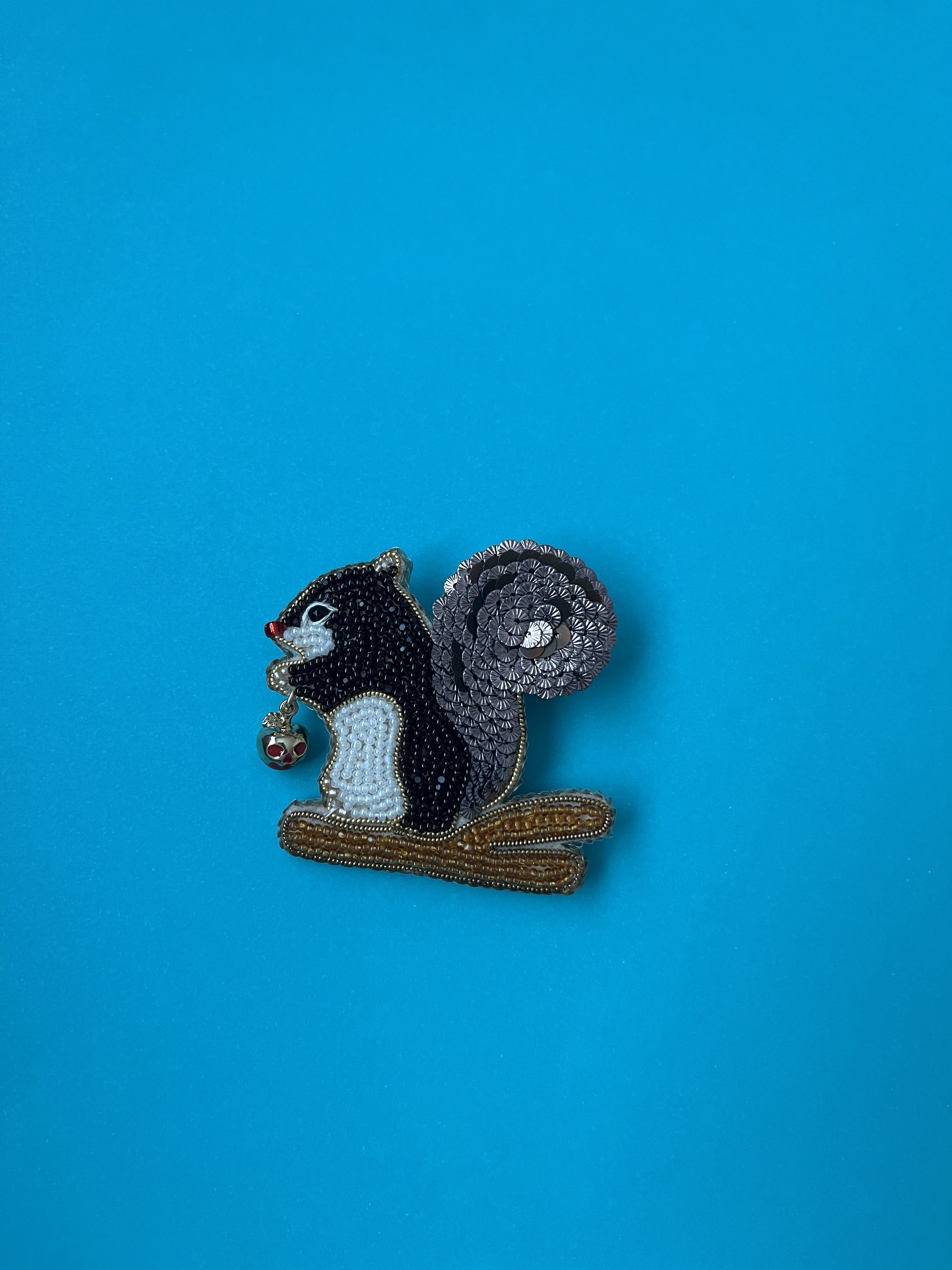 ハロウィンリス️ビーズ刺繍　ブローチ