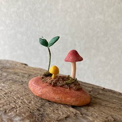 9836.bud 粘土のきのこ 2枚目の画像