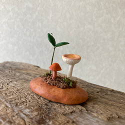 9837.bud 粘土のきのこ 2枚目の画像