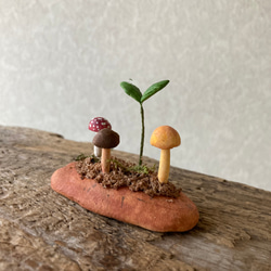 9838.bud 粘土のきのこ 2枚目の画像