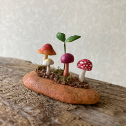 9841.bud 粘土のきのこ 2枚目の画像