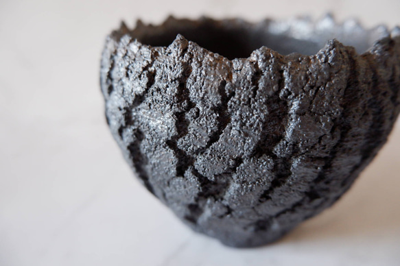 4号黒金彩裂紋鉢292　塊根植物　多肉植物　アガベ　盆栽　植木鉢　作家鉢　鉢皿　沖縄 2枚目の画像