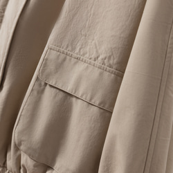 「完美單品」－一件短版夾克外套，配有時尚的立體兜帽和口袋設計，米色，251001-1 第4張的照片