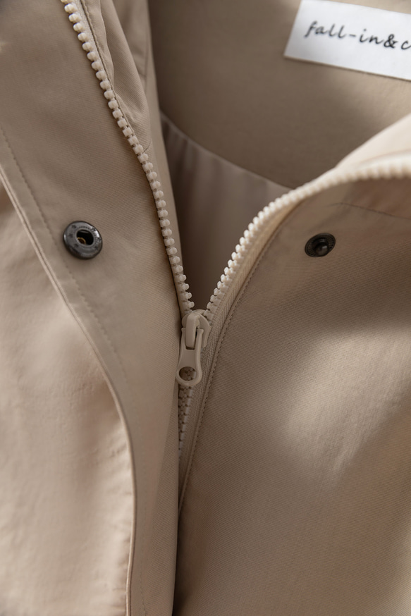 「完美單品」－一件短版夾克外套，配有時尚的立體兜帽和口袋設計，米色，251001-1 第9張的照片