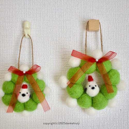 羊毛フェルト】クリスマスリース大きめ シマエナガと一緒に（室内用