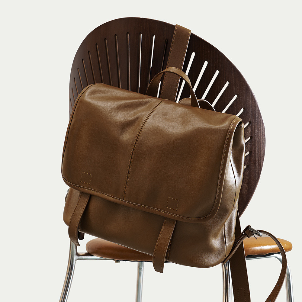 上質な本革リュック｜大人可愛いナチュラルデザイン 通勤・お出かけ・旅行にもぴったりなレディースバッグ。