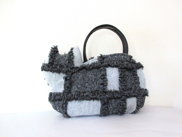 大きめネコバッグ＊グレーニットのパッチワーク 1枚目の画像