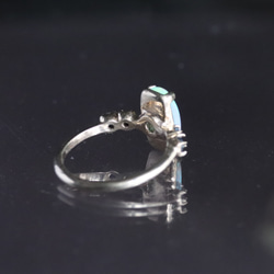 K10 天然オパール1.45カラットとサファイア４石の10金リング　一点物 7枚目の画像