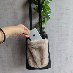 大人の移動ポケット　マイポケット　ふわふわコーデ ふわふわバック　ファーバック　フェイクファー もこもこポケット　ポケッ 5枚目の画像