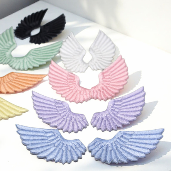 選べる推しカラーワッペン　天使の羽刺しゅう　接着剤なし 1枚目の画像