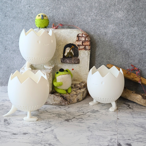 多肉植物のための鉢~たまご型足付き3号鉢〻3Dプリンター製 一輪挿し