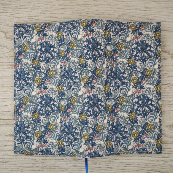 【新書】ゴムバンド栞付ブックカバー★ペイズリー ボタニカル★リス★ブルー系 3枚目の画像