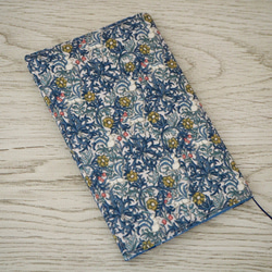 【新書】ゴムバンド栞付ブックカバー★ペイズリー ボタニカル★リス★ブルー系 1枚目の画像