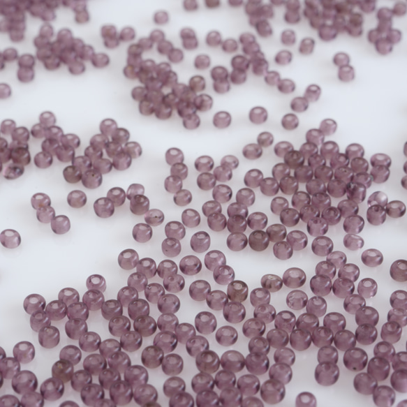 (5g) 11/0 フランス製 ヴィンテージ シードビーズ　プルーン 2枚目の画像