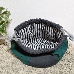 丸底巾着ポーチグリーンドットコーデュロイ 2枚目の画像