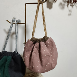 丸底巾着ポーチピンクドットコーデュロイ 4枚目の画像