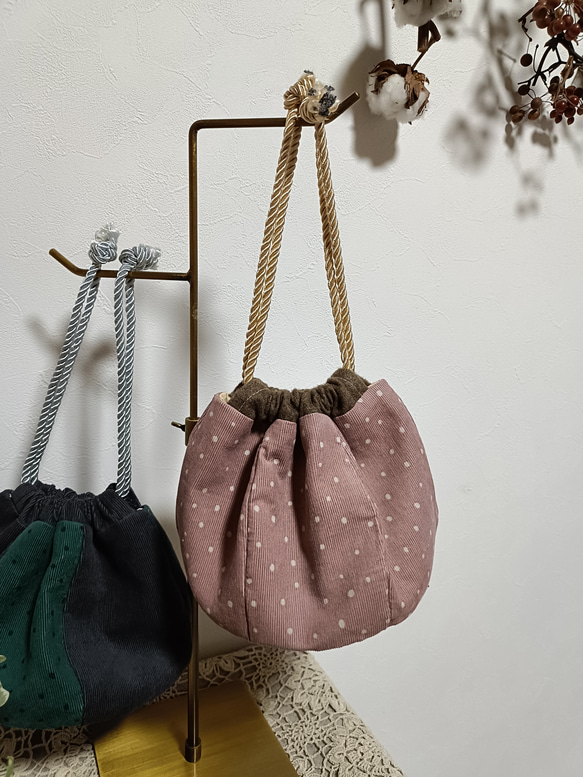 丸底巾着ポーチピンクドットコーデュロイ 4枚目の画像