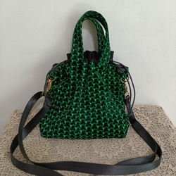 幾何学コーデュロイ巾着型2ウェイショルダーバッググリーン 1枚目の画像