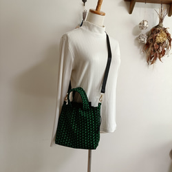 幾何学コーデュロイ巾着型2ウェイショルダーバッググリーン 3枚目の画像