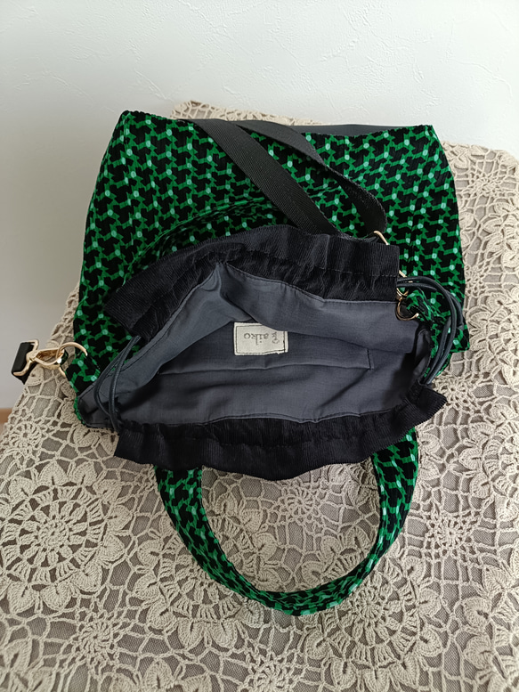 幾何学コーデュロイ巾着型2ウェイショルダーバッググリーン 2枚目の画像