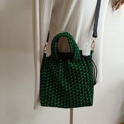 幾何学コーデュロイ巾着型2ウェイショルダーバッググリーン 4枚目の画像