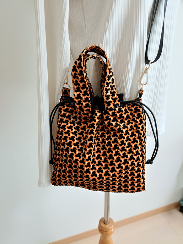 幾何学コーデュロイ巾着型2ウェイショルダーバッグオレンジ 4枚目の画像