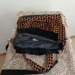 幾何学コーデュロイ巾着型2ウェイショルダーバッグオレンジ 2枚目の画像