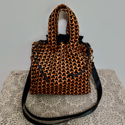 幾何学コーデュロイ巾着型2ウェイショルダーバッグオレンジ 1枚目の画像