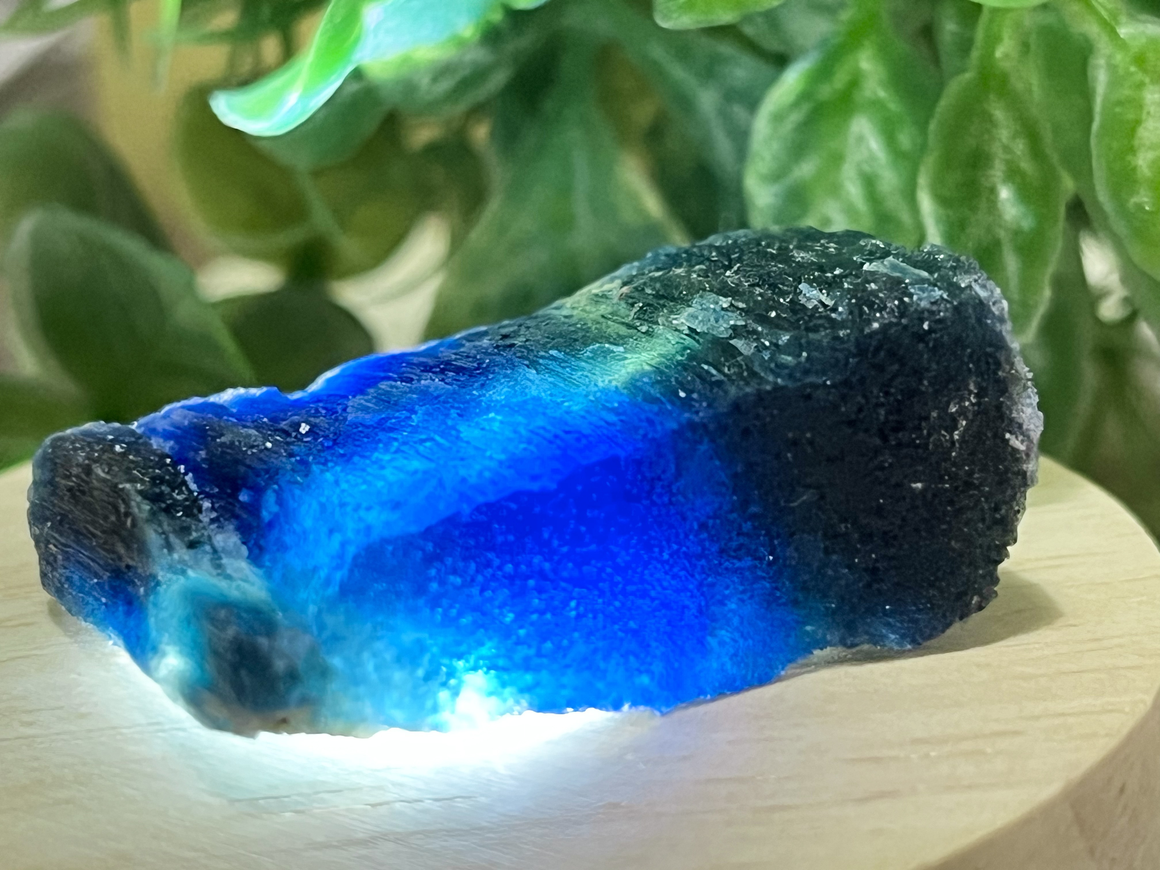 古代の海からの贈り物✨　 フランス産　ブルー ハライト 岩塩 原石 ラフストーン