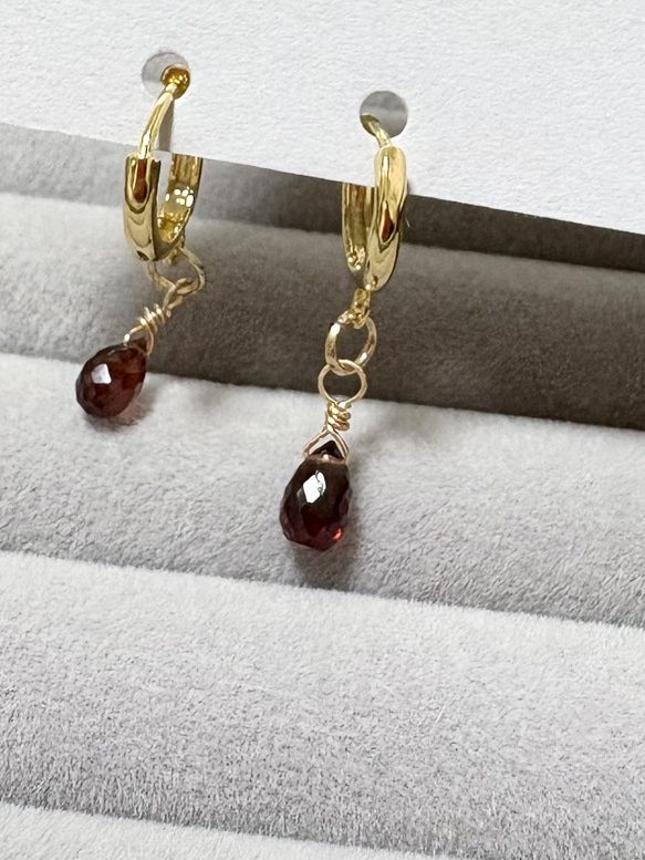 宝石質ガーネットAAAのフープピアス／モザンビーク産・しずく型・K16GP仕上げ 楽天市場】モザンビーク ガーネットの通販 宝石質ガーネットAAAの