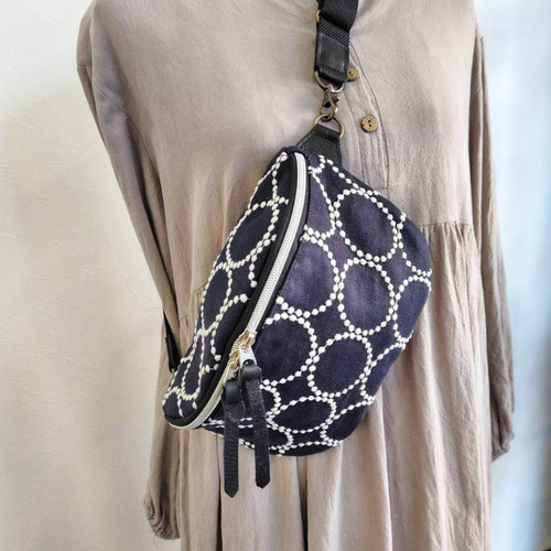 ミナペルホネン/tambourine タンバリンネイビー×白/ボディーバッグ黒 ミナペルホネン/tambourine タンバリンネイビー×白/ボディー