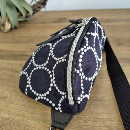 ミナペルホネン/tambourine タンバリンネイビー×白/ボディーバッグ黒 ミナペルホネン/tambourine タンバリンネイビー×白/ボディー