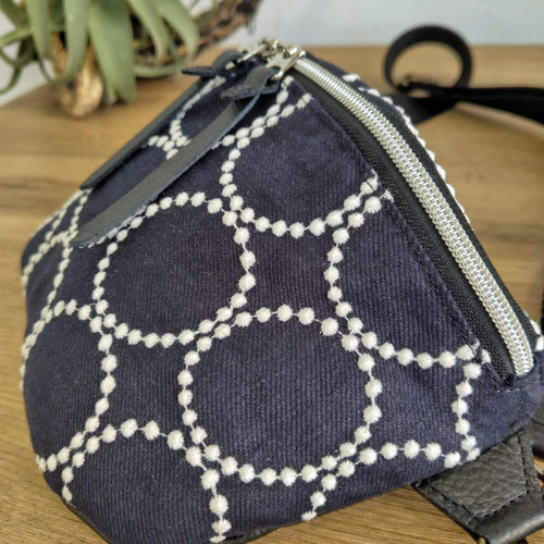 ミナペルホネン/tambourine タンバリンネイビー×白/ボディーバッグ