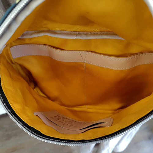 ミナペルホネン/tambourine タンバリングリーン×クリーム/ボディー