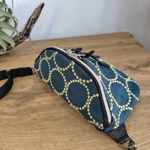 ミナペルホネン/tambourine タンバリングリーン×クリーム/ボディー