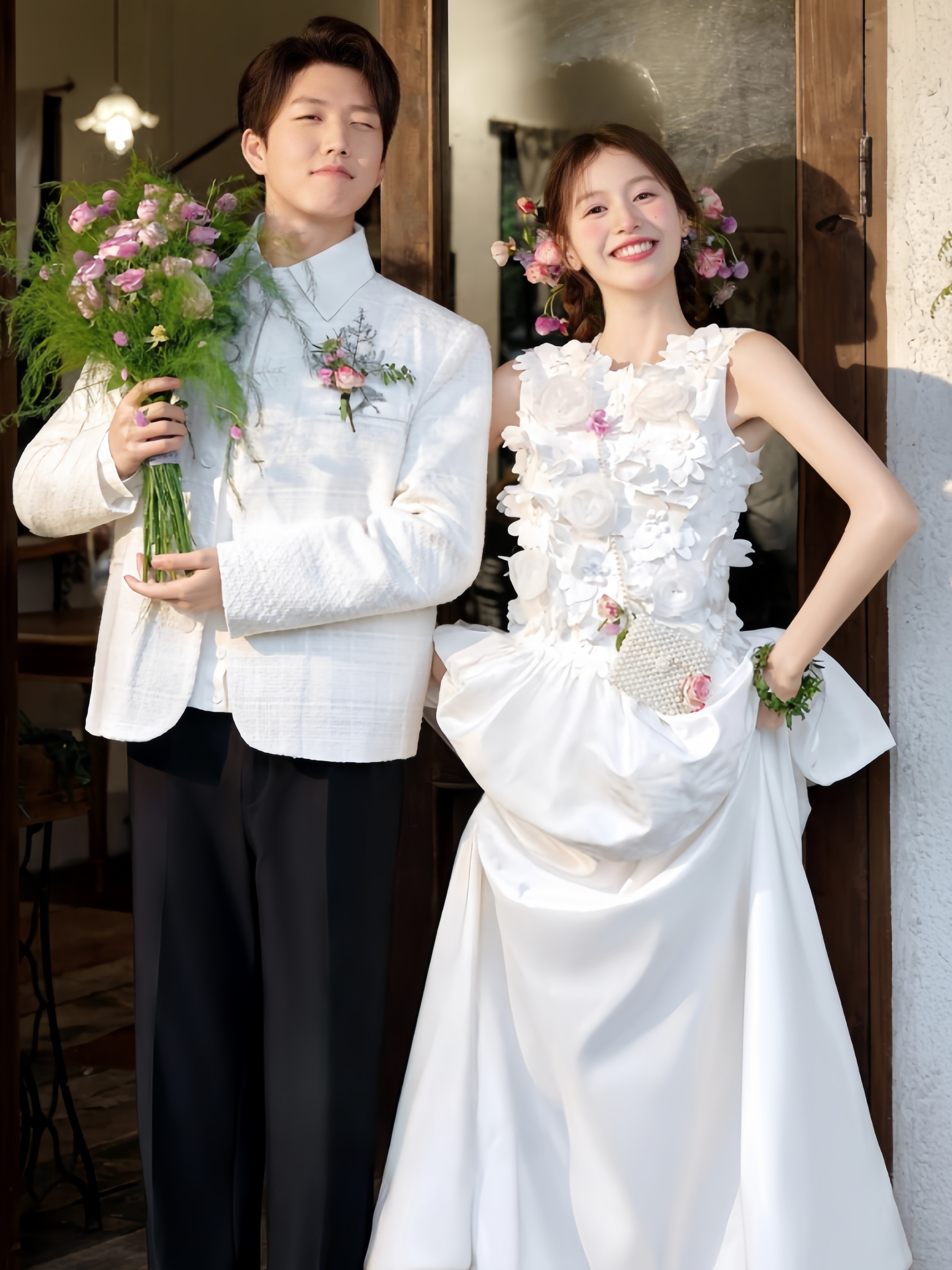 ノースリーブ 白 リボン ウェディングドレス サテン シンプル 結婚式 花嫁 前撮り パーティー 披露宴 k733 13,852円