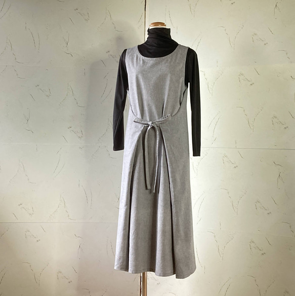 グレーのコットンダンガリー　後ろで結んで！エプロンドレス　ML　着丈118 12枚目の画像