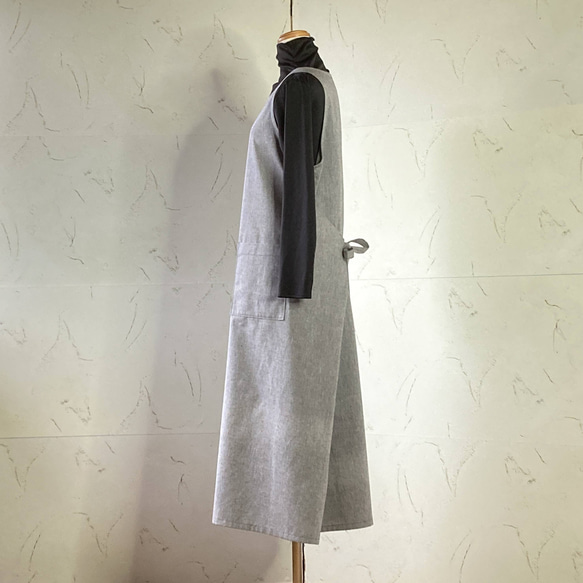グレーのコットンダンガリー　後ろで結んで！エプロンドレス　ML　着丈118 6枚目の画像