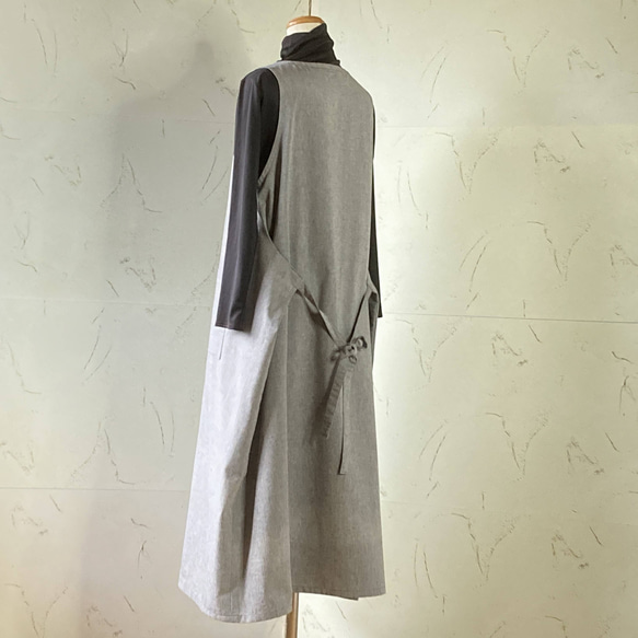 グレーのコットンダンガリー　後ろで結んで！エプロンドレス　ML　着丈118 14枚目の画像