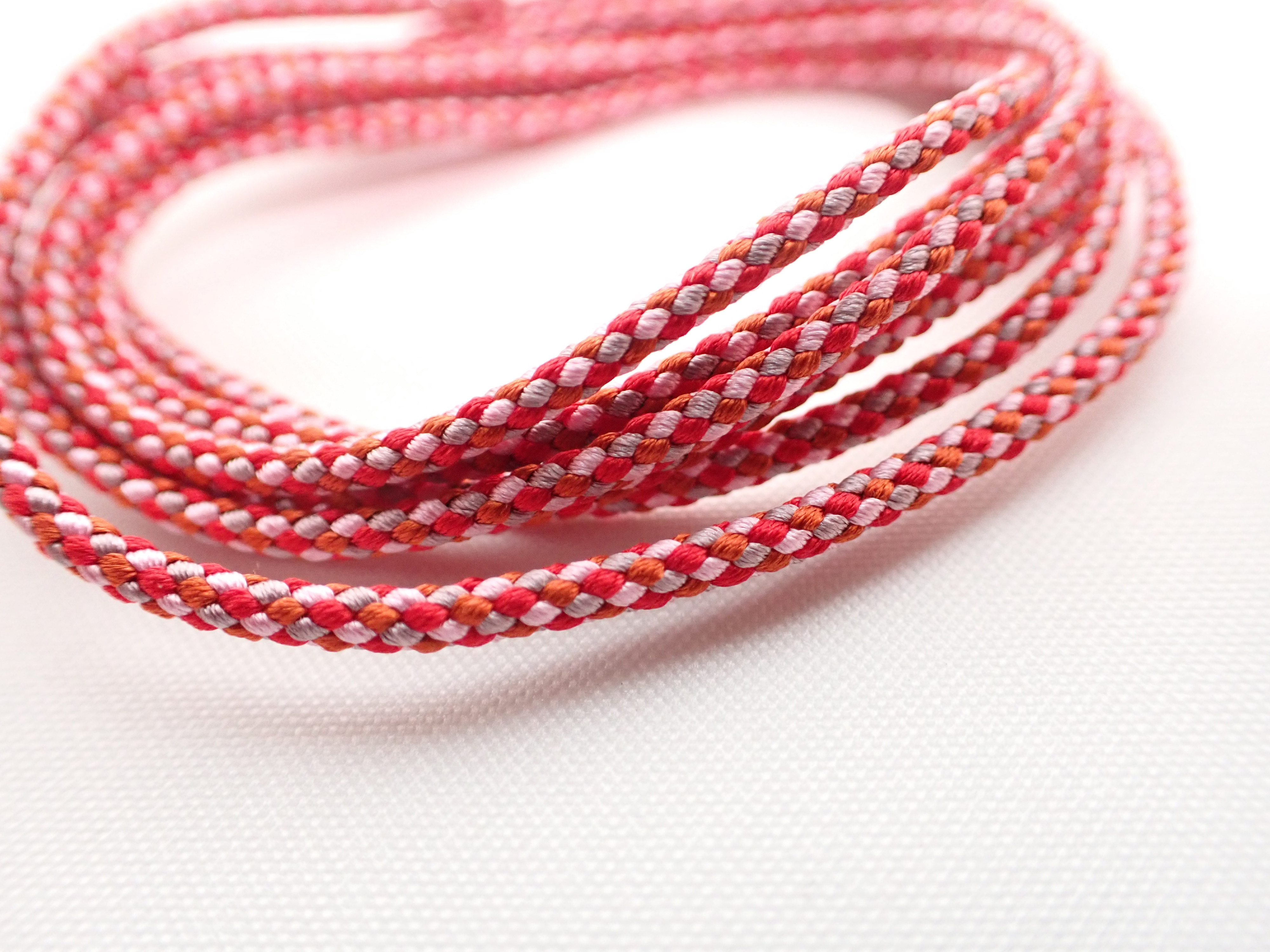 京のいろどり》 紅椿｜正絹組紐 丸組 江戸打 約2mm｜30cm単位 切り売り