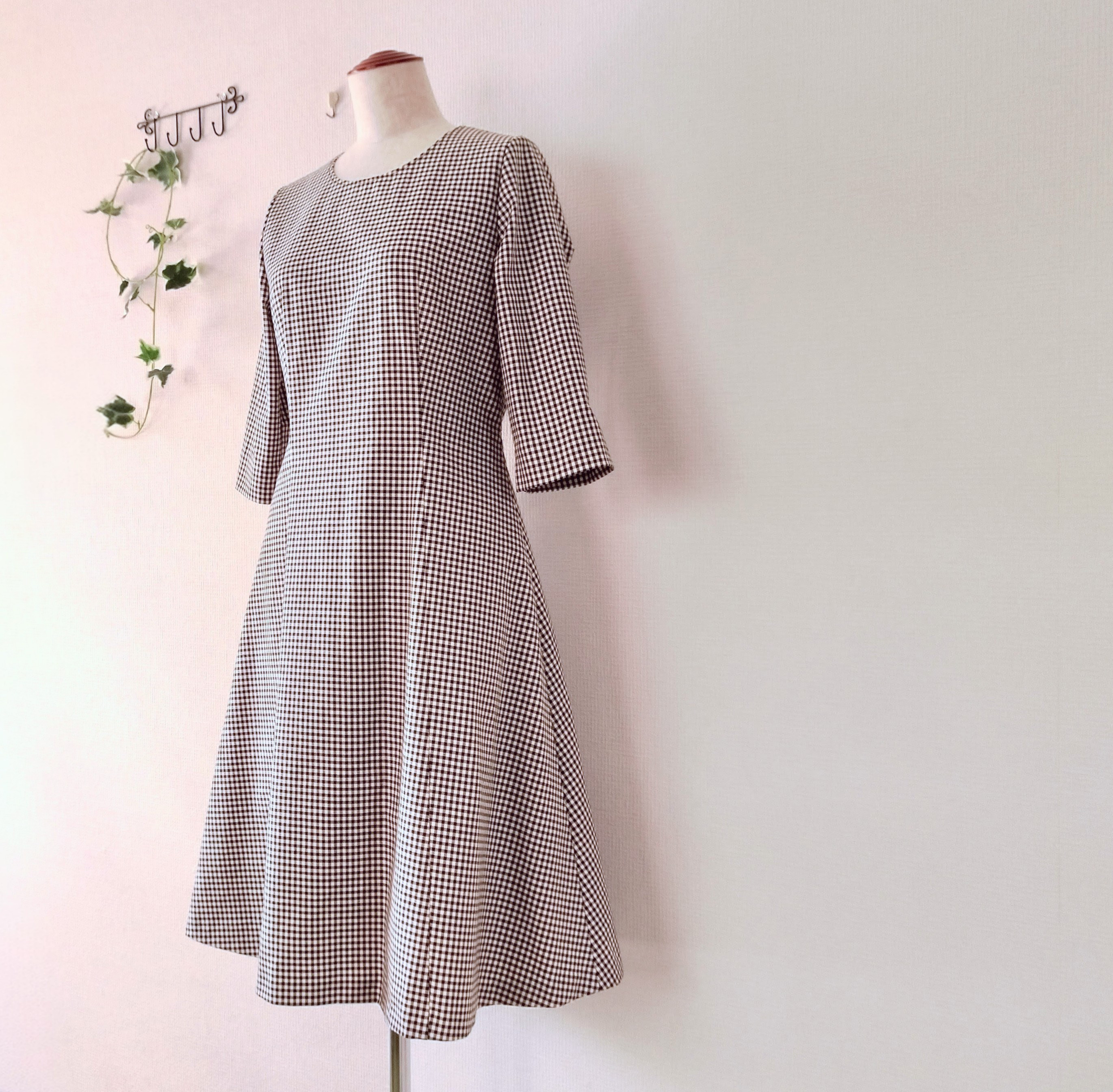 【送料無料】モノクロチェックのコットンフレアワンピース