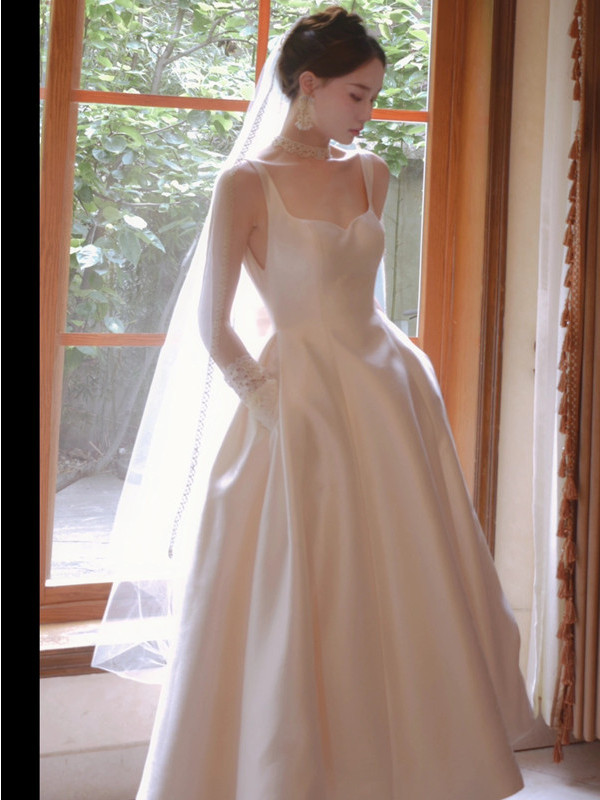 ノースリーブ ウェディングドレス サテン 白 シンプル プリンセス 結婚式 花嫁 前撮り パーティー 披露宴 k631
