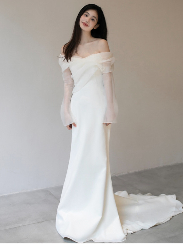 オフショルダー長袖 ウェディングドレス トレーン サテン 白 シンプル 結婚式花嫁 前撮り パーティー 披露宴 k620